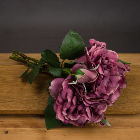 dusty-pink-short-stem-rose-bouquet