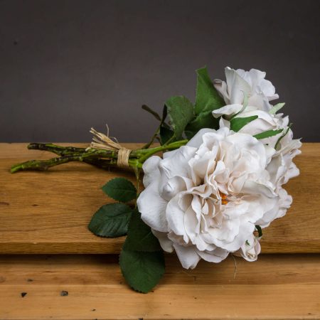 grey-white-short-stem-rose-bouquet